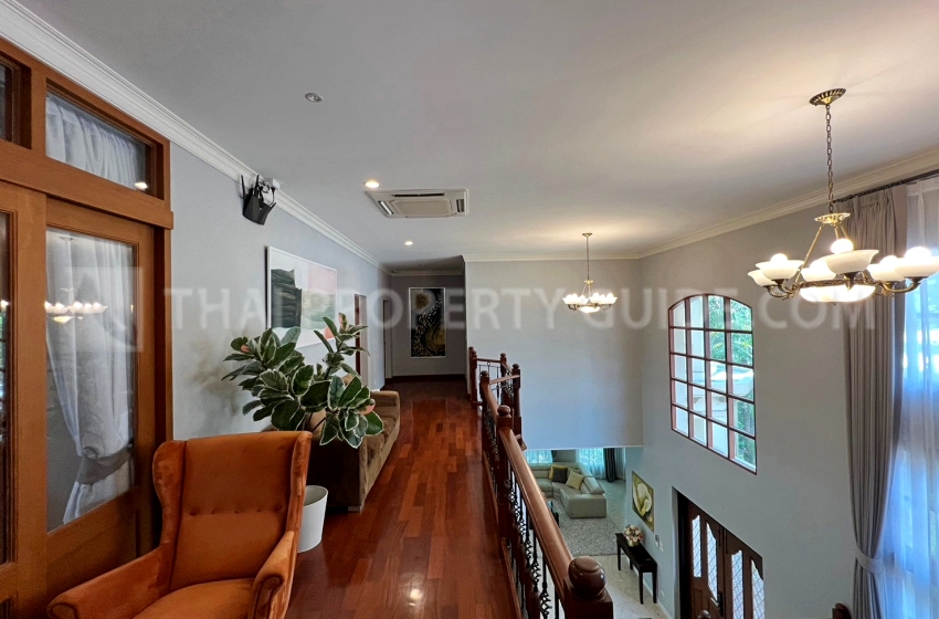 House with Private Pool in Sukhumvit 